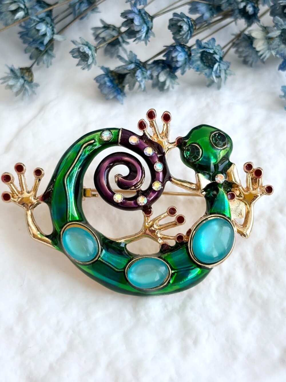 Gecko Lizard Figural Jelly Belly Green Enameled Vintage Inspired Brooch Pin
